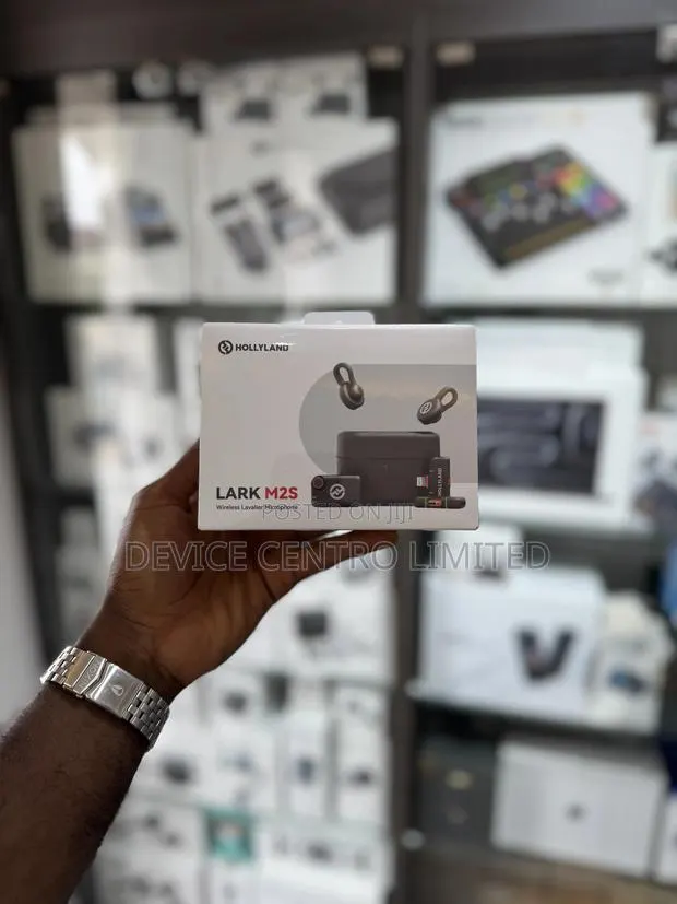 Hollyland Lark M2s Ultimate Combo Wireless Lavalier Microphone · Photo 1