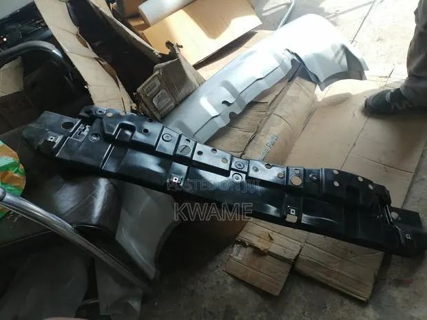 Outlander 2010-2013 Spoiler Assembly · Photo 1