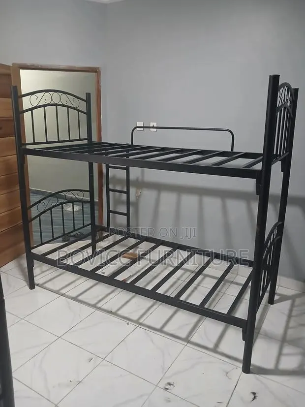 Metallic Bunk Bed · Photo 1