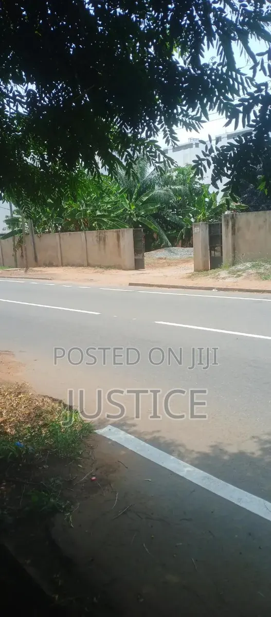 O 87 Acre Plot of Land Cantonments · Photo 1