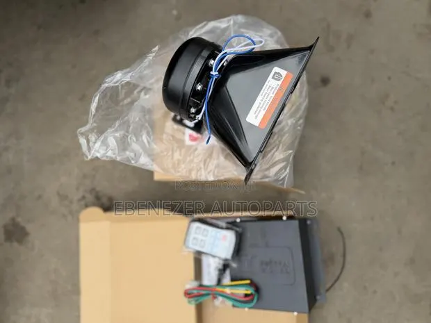 Emergency Vehicle Signal Siren Horn and Amplifier System · Photo 1