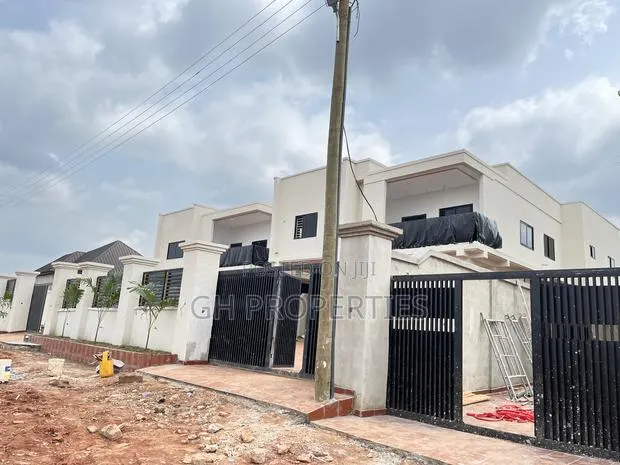 4bdrm Duplex in Three Away From Main, Kumasi Metropolitan for sale · Photo 1