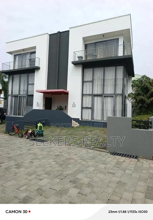Furnished 3bdrm Townhouse / Terrace in Seekers Realty, Cantonments · Photo 1