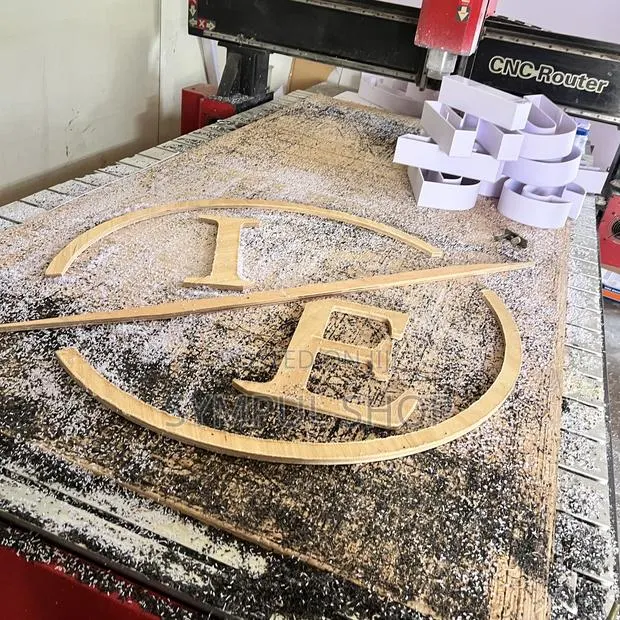 Wood Wedding Cut · Photo 1