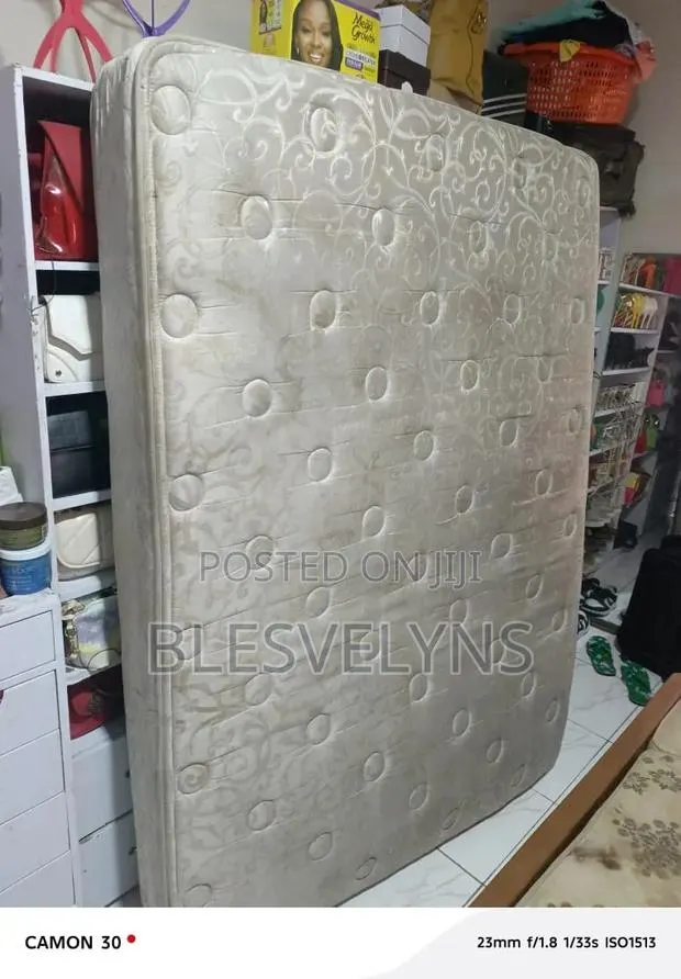 8 Inches High Density Mattress · Photo 1