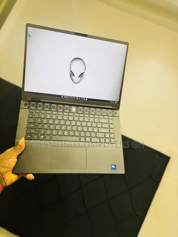 Laptop Alienware M16 R2 32GB Intel Core Ultra 9 SSD 1T · Photo 1