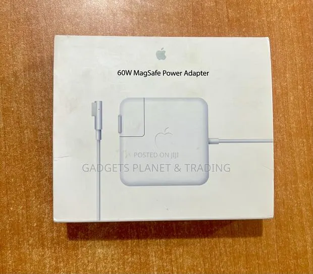 Original Magsafe Power Adapter / Charger for Macbook Pro - 60 · Photo 1