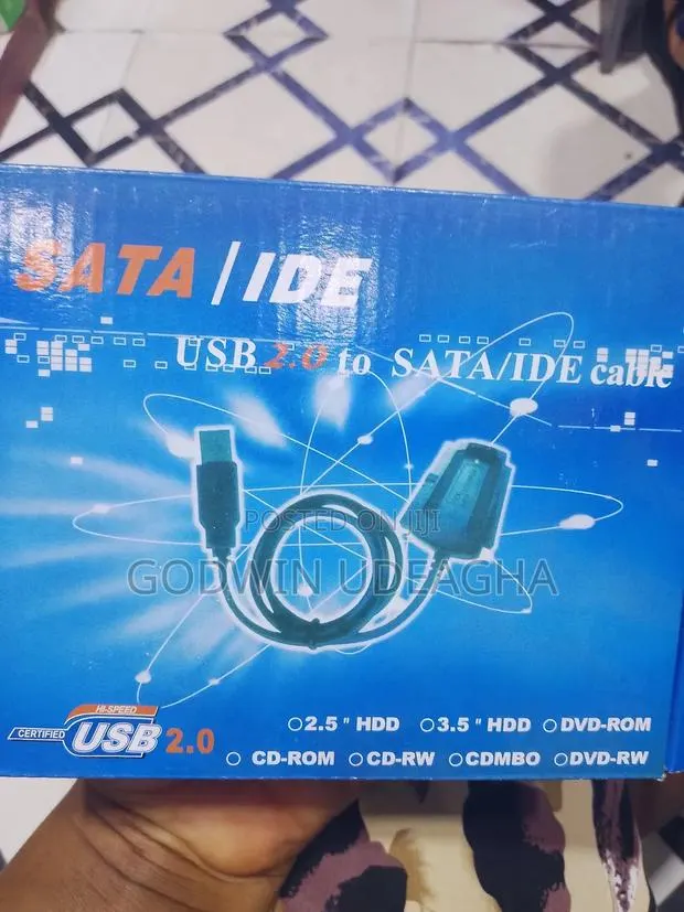 Usb 2.0 to Sata/Ide Adapter · Photo 1