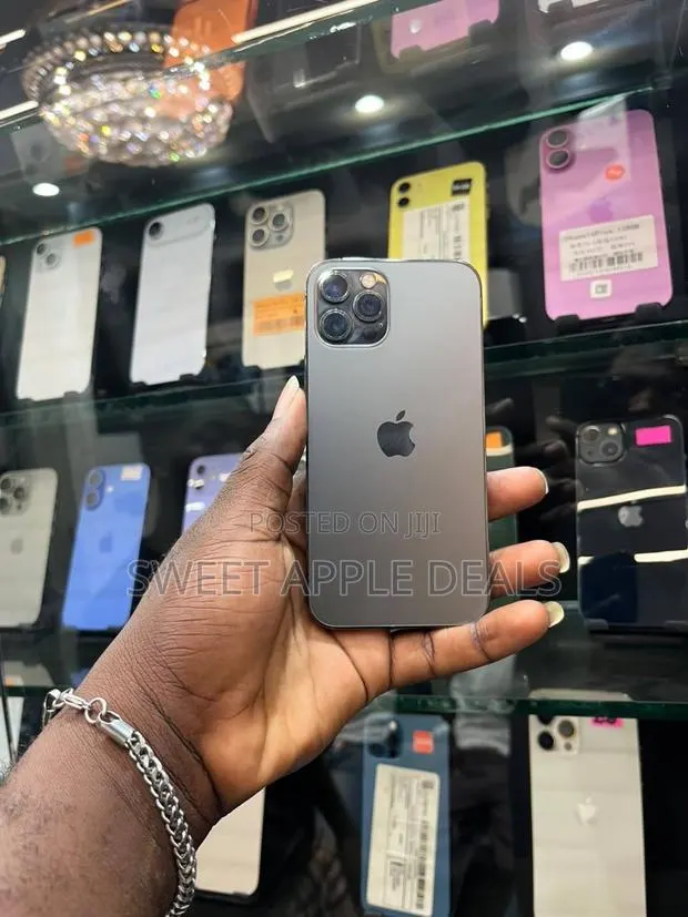 Apple iPhone 12 Pro 256 GB · Photo 1