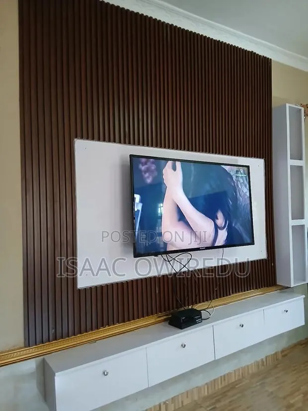 Television Wall Unit With Wall Panels · Photo 1