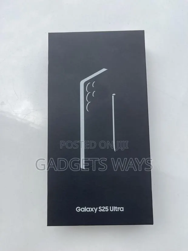 New Samsung Galaxy S25 Ultra 1 TB Black · Photo 1