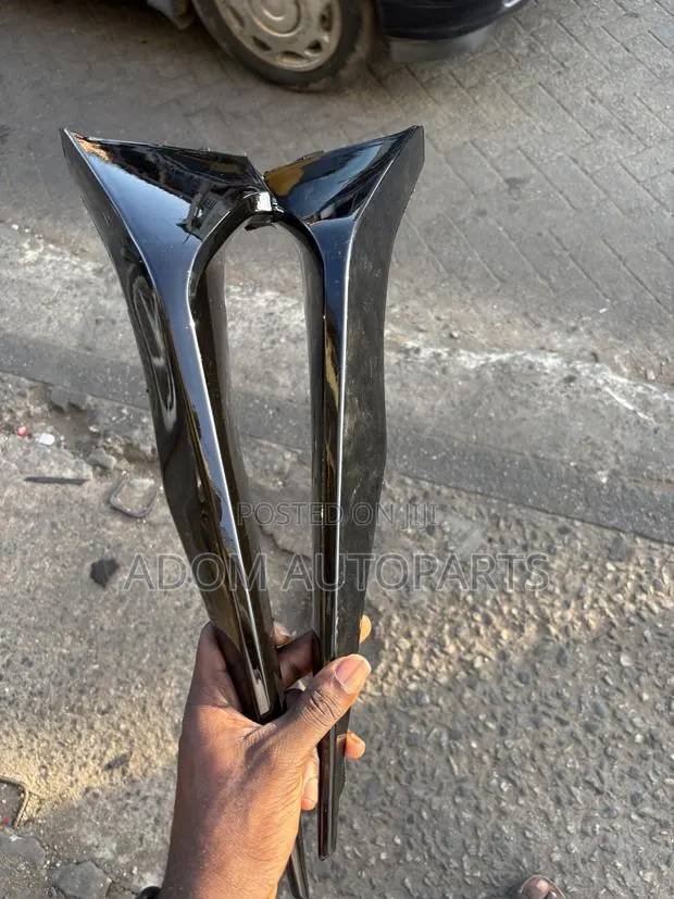 Toyota Corolla Front Bumper Lip 2020 2021 2022 2023 2024 · Photo 1