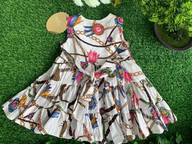 Beautiful Straight Drees for Girls · Photo 1
