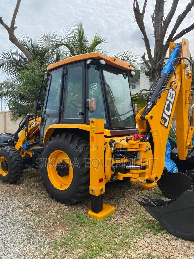 JCB Backhoe Loader · Photo 3