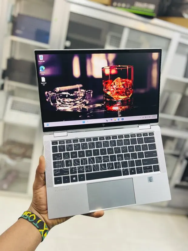 Laptop HP EliteBook x360 1030 G7 16GB Intel Core i7 SSD 256GB · Photo 1