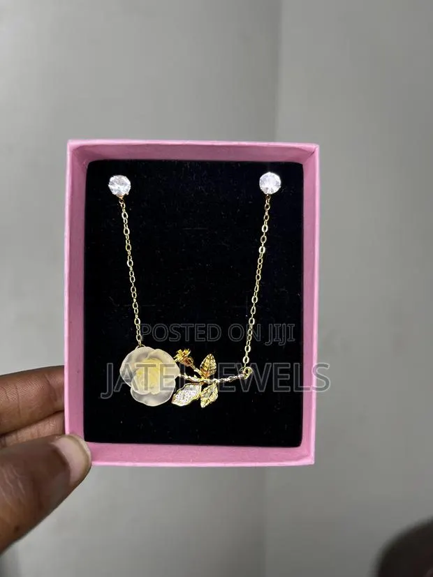 Dainty Nice Necklaces · Photo 1