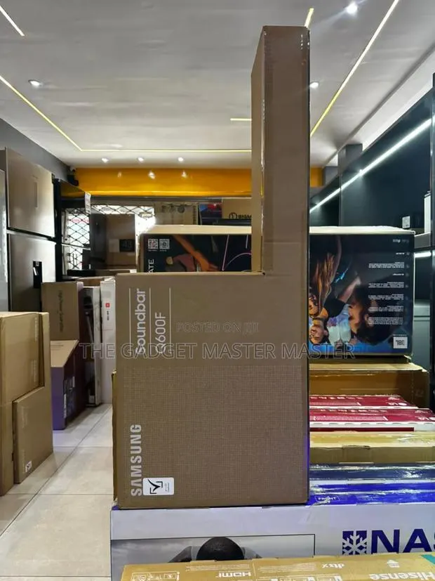 Samsung Hw-Q600f 3.1 2 Channel Dolby Atmos Sounbar System · Photo 1