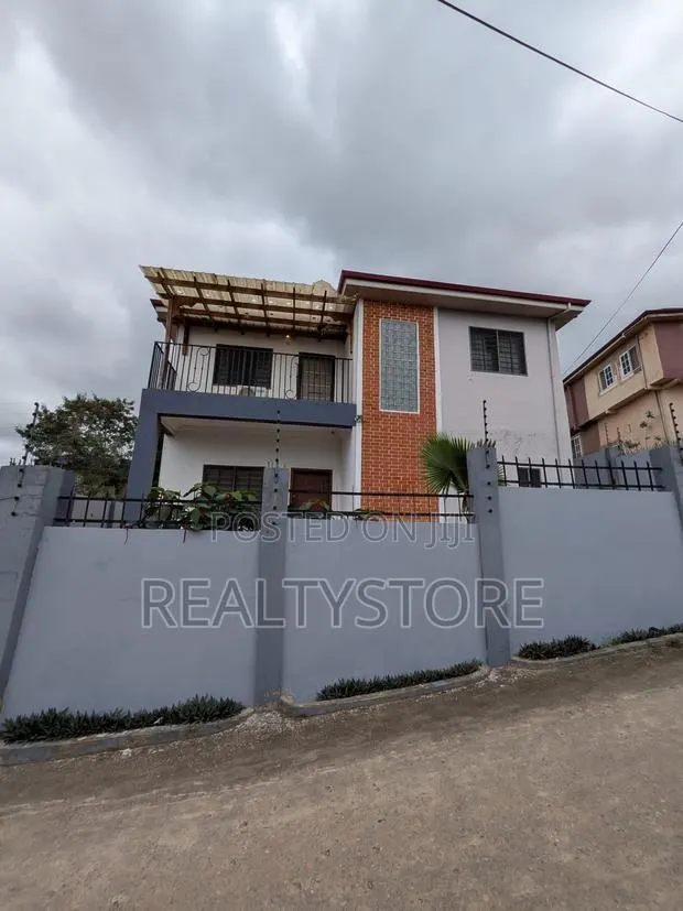 4bdrm House in Abuom Street, Accra Metropolitan for rent · Photo 1