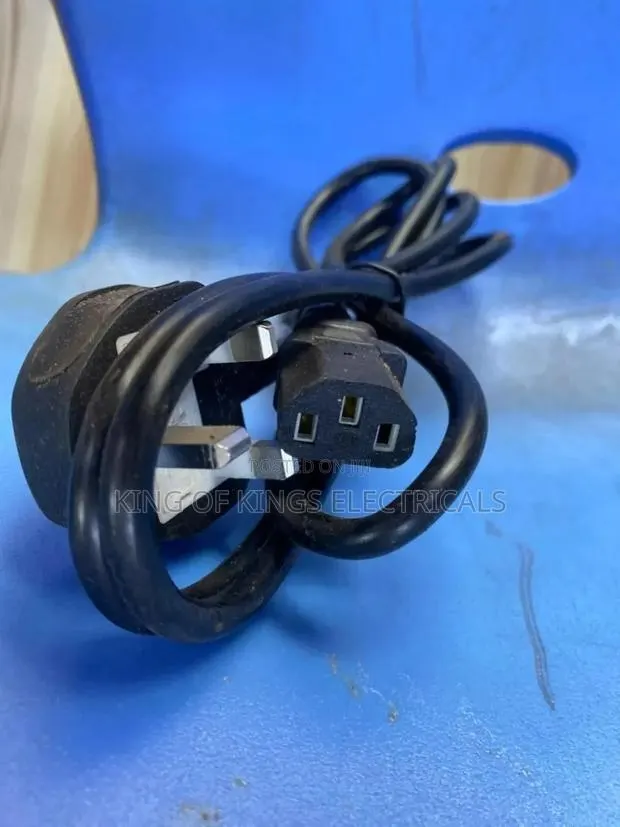 Uk 3-Pin Power Cable (Laptop/Appliance Cord) · Photo 1