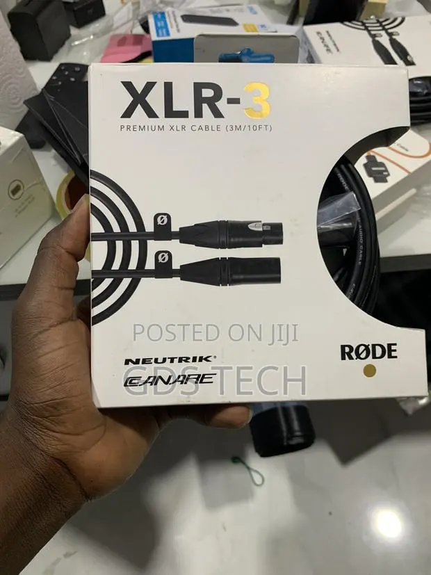 RODE XLR Male to XRL Female Cable · Photo 1