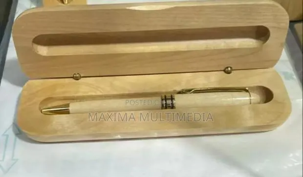 Bamboo Customised Pen With Case · Photo 1
