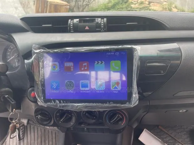 Toyota Hilux 2017 Android Infotainment Upgrade Screen · Photo 1