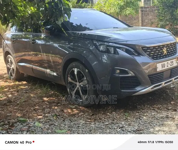 5008 Peugeot 7 Seater Rentals · Photo 1