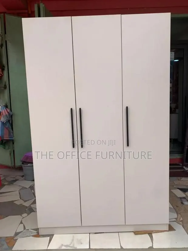 Wardrobe With Three(3) Doors · Photo 1