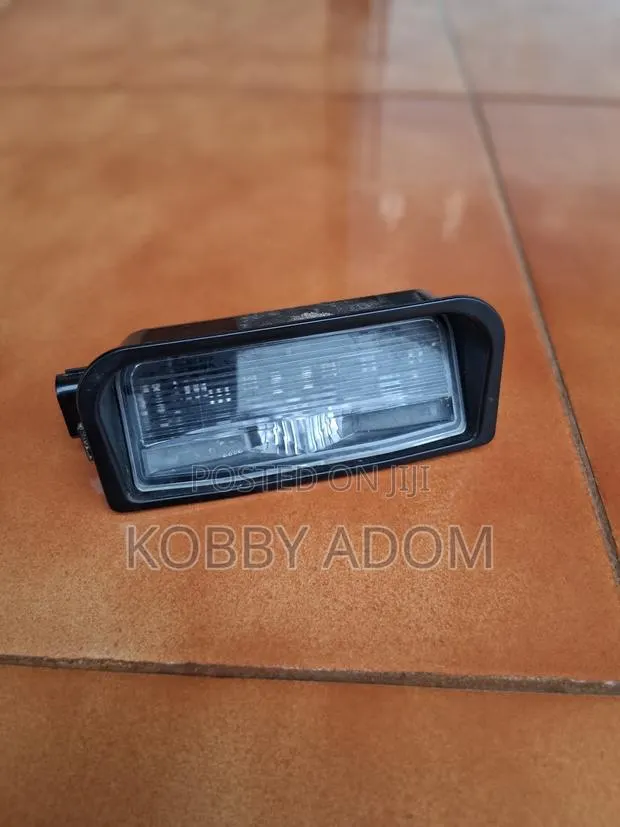 2018-2022 Honda Accord Rear Plate Light / Boot Light · Photo 1