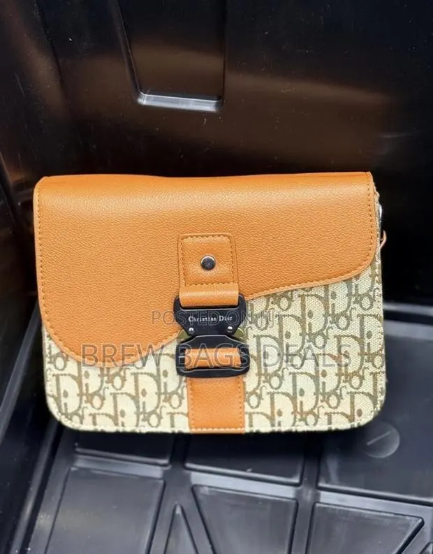 Branded Quality Leather Dior Side Bag. · Photo 1