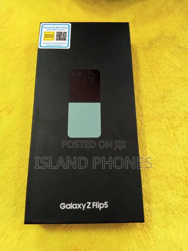 New Samsung Galaxy Z Flip5 256 GB Green · Photo 1