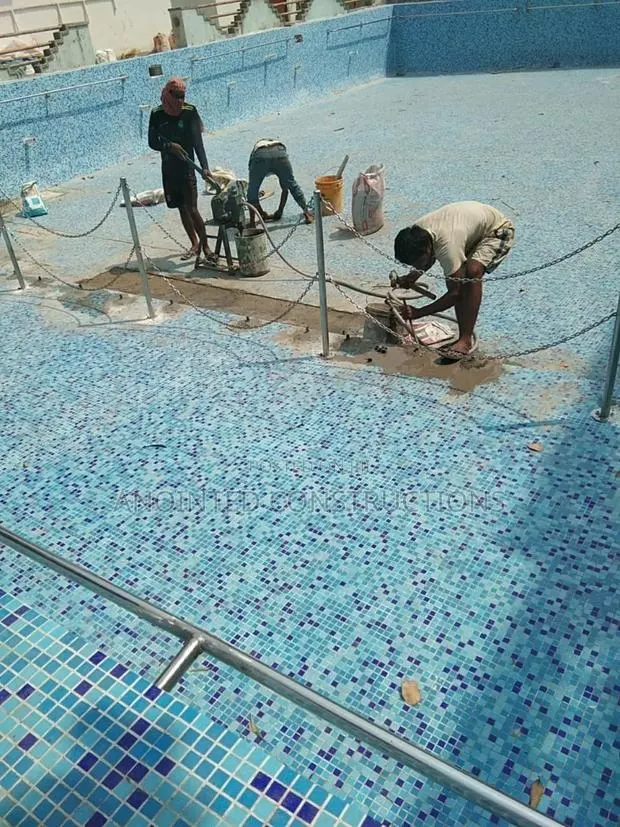 Swimming Pool Repairs · Photo 1