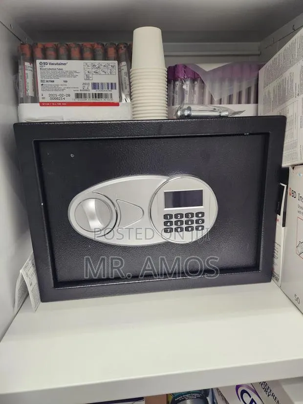 INGCO 27L Electronic Safe - ESF3502 · Photo 1