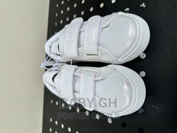 White Sneaker · Photo 3