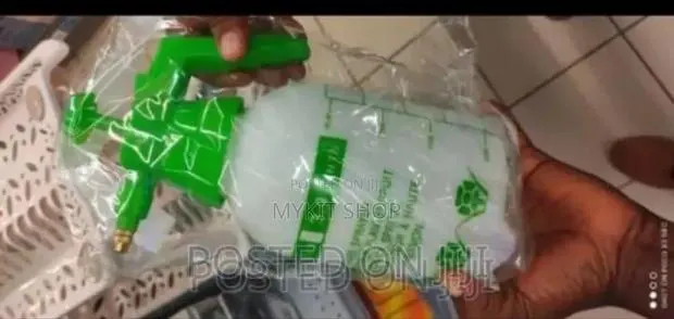 1.5l Spray Bottle · Photo 1