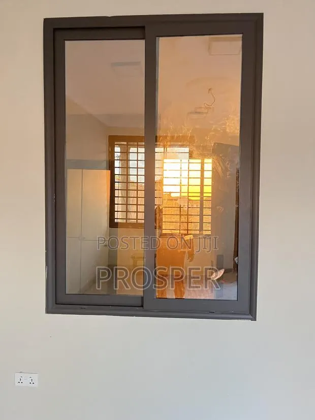 Sliding Windows · Photo 2
