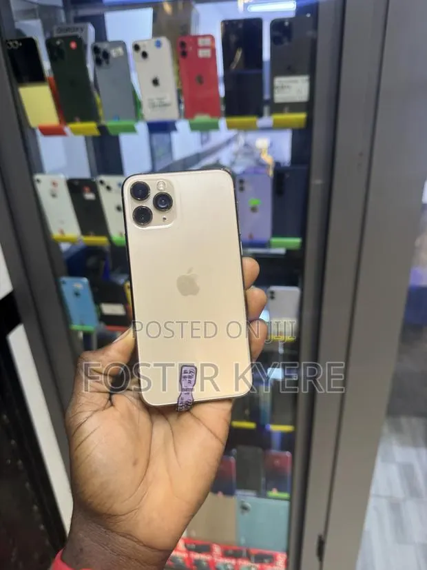 New Apple iPhone 11 Pro 64 GB Gold · Photo 1