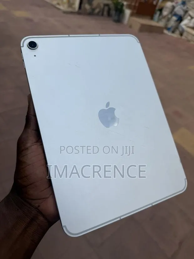 Apple iPad (2025) 128 GB Silver · Photo 1