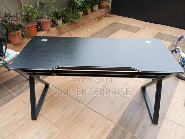 Gaming Table · Photo 1