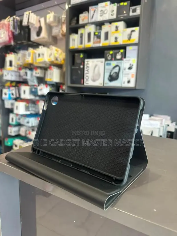 Samsung Galaxy Tab A9 / A11 Folio Cases · Photo 1