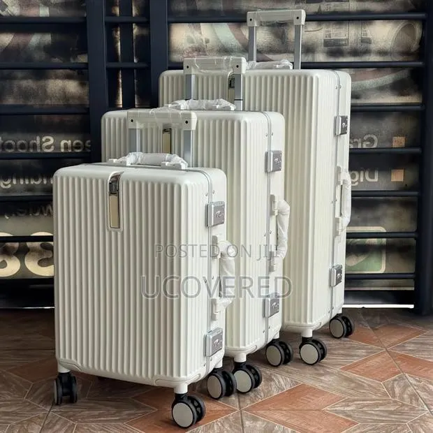 Zipperless Aluminum Frame Luggage · Photo 1