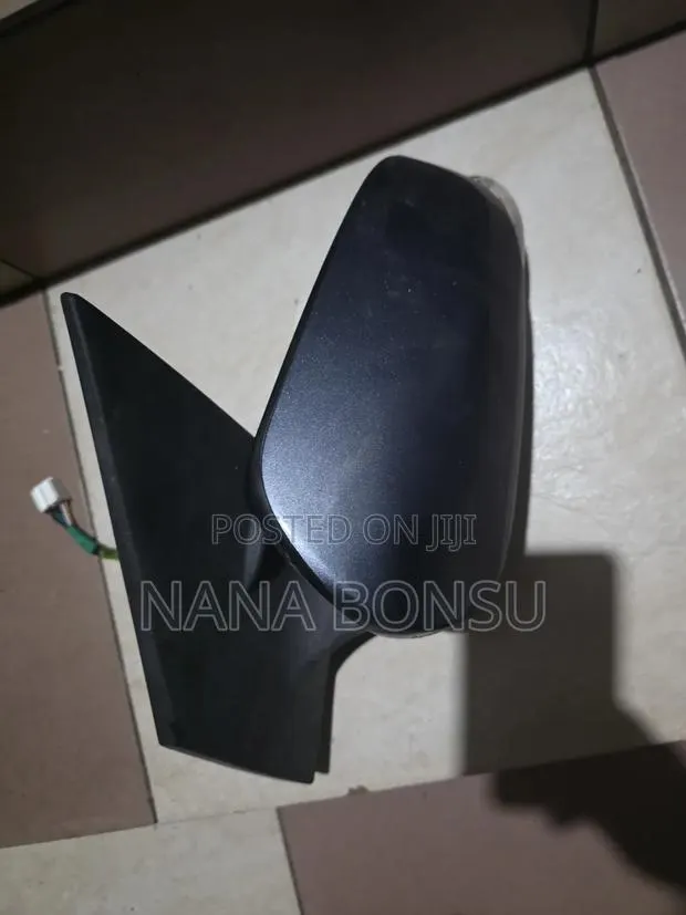 Toyota Corolla Sport 2018 Driving Mirror · Photo 1