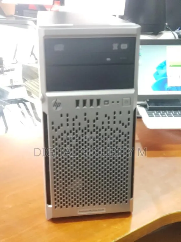 Server HP ProLiant DL380P Gen8 8GB Intel Xeon HDD 2T