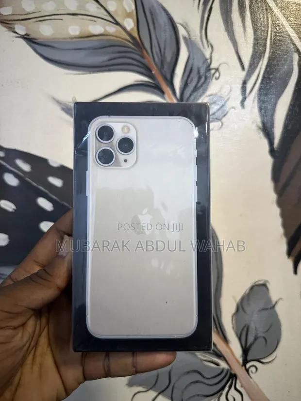 New Apple iPhone 11 Pro 256 GB Silver · Photo 1
