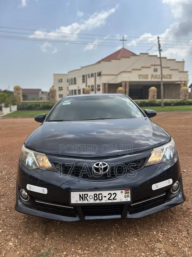 Toyota Camry SE 4dr Sedan (2.5L 4cyl 6A) 2013 Black · Photo 1