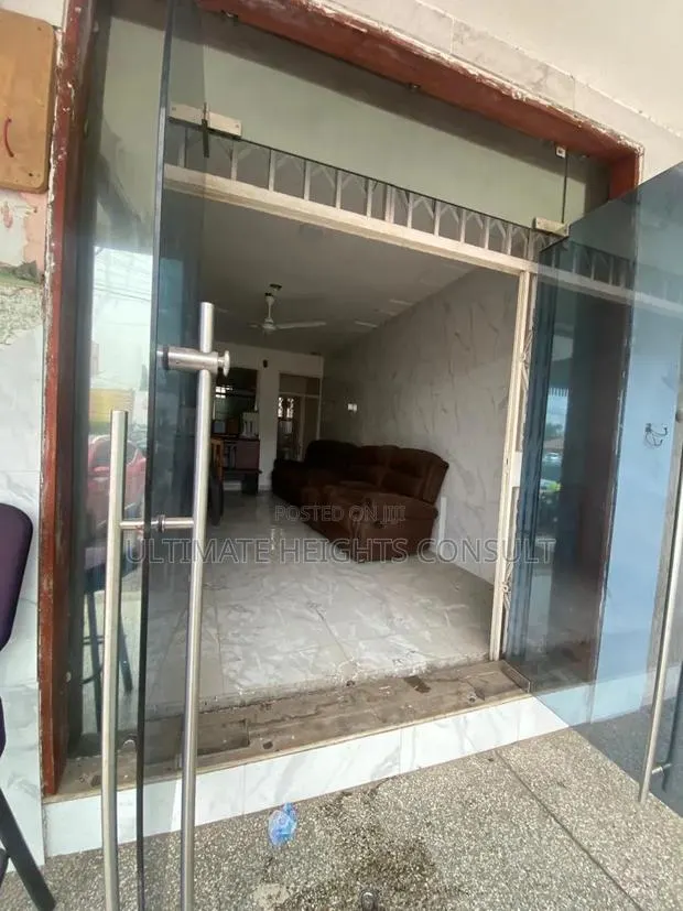 Shop Groundfloor for Rent at Dzorwulu Main Road · Photo 1
