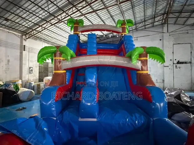 Commercial Swimming Pool With Slide