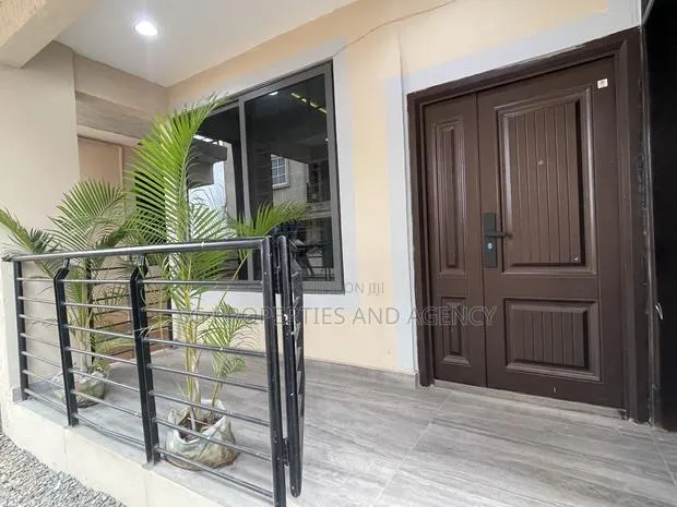 2bdrm Apartment in Borteyman, Baatsona Total for rent · Photo 1