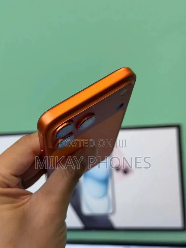 Apple iPhone 17 Pro Max 512 GB Orange · Photo 1