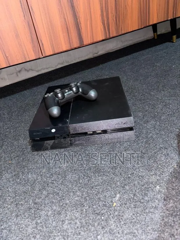 Ps4 Standard With Games(Jailbreak) · Photo 1